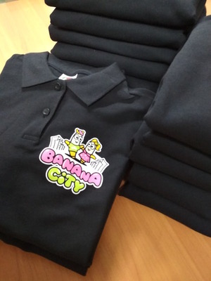 Поло с цветным логотипом